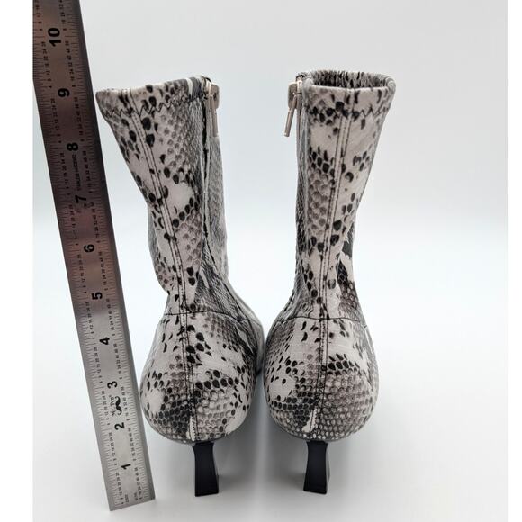 Abound Erinn Pointed Toe Heel Boot Women's Ivory Snake Size US8M EU38.5 - Picture 4 of 11